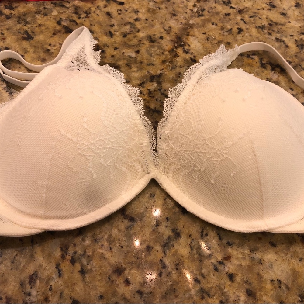 NWOT 34B Bra